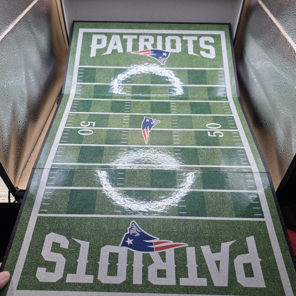 NFL New England Patriots Checkers Board Game MasterPieces - Picture 2 of 4